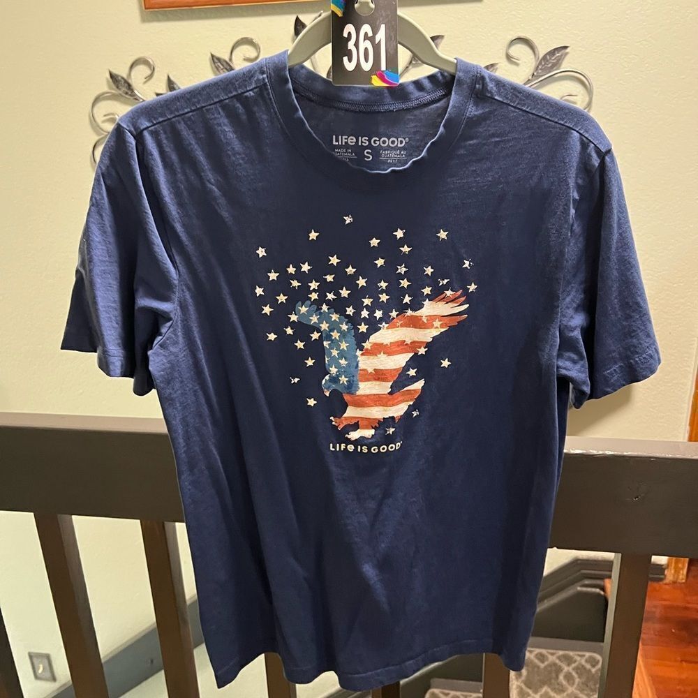 NWOT Men’s Small Life is Good Navy Blue T-Shirt with American Flag Design #361